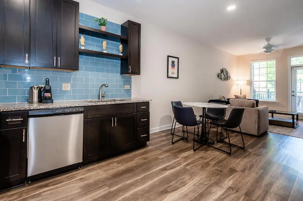 Beautiful 1Br W Balcony Gym Patio Areas Apartment Charlotte